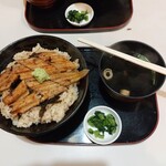 炭焼あなご やま義 - 上あなごめし(ご飯大盛)