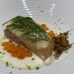 Takumi - サーモンの低温調理　わらの香りイクラと菊芋