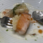 Takumi - サーモンの低温調理　わらの香りイクラと菊芋