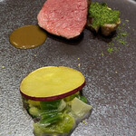 Takumi - ・仔羊のロース肉のロティ ・香草パン粉をまとった仔羊のバラ肉 ・グリーンペッパー風味のソース ・サツマイモ、レタス、グレープフルーツのサラダ