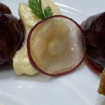 Takumi - 巨峰のセミドライ　バタークリームと砕いたクッキー