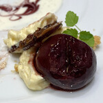 Takumi - 巨峰のセミドライ　バタークリームと砕いたクッキー