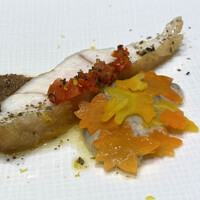 Takumi - ・クエのポワレ ・焦がしバターとヘーゼルナッツのソース ・トマトと乾燥ケッパー ・キノコとジャガイモのピューレ 黄ワイン風味  秋の装い