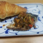 オーボンヴュータン - リベイクしてパンと一緒に頂きました。パンは尾山台駅前 バンドゥリュドの塩パン