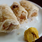李園 - ”エビ巻”、春巻き風ですが、皮はサクサクとした軽やかな食感です。