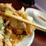 李園 - ”油淋鶏”、衣はサクサク、”鶏肉”はとてもジューシーです。