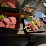 焼肉居酒屋 ZONOZONO - 熟成厚切り牛タンとハラミのネギマ串