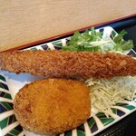 山田うどん食堂 - ジャンボエビフライ、彩の国黒豚コロッケ