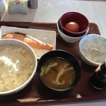 すき家 - 360円の鮭朝食をオーダー2012,12,05