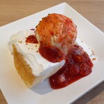 かっぱ寿司 - ストロベリー＆クリームケーキ