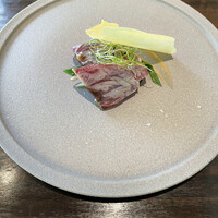 アコルドゥ - 旬のカツオと結崎ネブカシェリー風味のヌタ