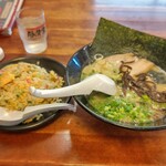 博多ラーメン とんこつ家 - 