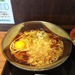 Kurumaya - 朝定食の温かい蕎麦(生玉子トッピング)