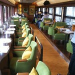 伊予灘ものがたり - こんな感じの車内です