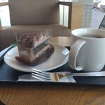 スターバックスコーヒー - カフェアメリカーノとチョコonチョコレートケーキ