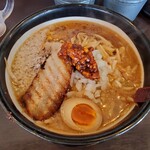 味噌ラーメン専門店 日月堂 南流山店 - 味噌だから、具材が色々のってて【クセ】のあるトッピング