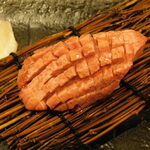 お肉一枚売りの焼肉店 焼肉とどろき 浅草橋店 - 厚切タン