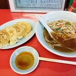 中華麺店 喜楽 - 全体図。