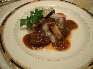 Dune - ≪お肉料理≫
                        宮崎和牛のトマトソース煮
                        ユリ根と生ハムのマッシュポテト添え