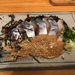 Maruichi Sakaba - ごま鯖。左側一つ食べてます。