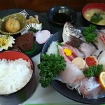 Tsuruya - 三種の刺身盛合せ定食(1180円)