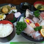 Tsuruya - 三種の刺身盛合せ定食(1180円)