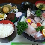 つるや - 三種の刺身盛合せ定食(1180円)