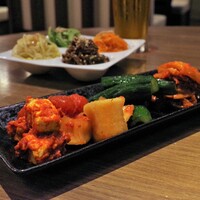 焼肉レストラン ROINS 久茂地国際通り店 - キムチとナムル