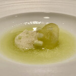 蒼 - 影山さんより マスクメロンのスープ
      静岡県産の拘りが詰まった完熟のマスクメロンを使ったスープに果肉、糖度の高さに驚きます！
      こんなに甘みが強いマスクメロンにお目にかかったのは、やっぱり蒼さんだけです！