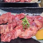 焼肉 奈々味 - 