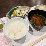 Kinugawa Onsen Sanraku - 〈留椀〉赤出汁
                        〈食事〉コシヒカリ　香の物　ふき味噌
                        