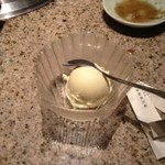 きらく亭 - バニラアイス（サービ）