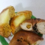 パンカフェドゥジエム - トマトチーズとチョコバナナ