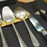 トゥ・ラ・ジョア イズム - 