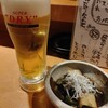 酒と飯スタンドゆうじ - 茄子とおくらの煮浸しと生ビール