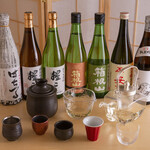 Watokoro Numaya - 地元のお酒や出身の青森県のお酒など…
      当店の日本酒は全国から！
      店主が選んだものを揃えております。