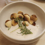 トンテキ食堂8 - 塩炒り銀杏 ローズマリーの香り(200円)