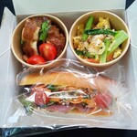 Lien - 料理写真:ランチBOX(パストラミサンド、ローストチキン、海老のニンニク塩炒め)