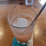 食堂カウ - いちじくのソーダには、まん丸の氷が1個♪