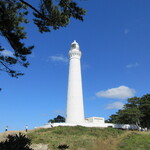 Hanafusa - 紺碧の海に映える白亜の灯台