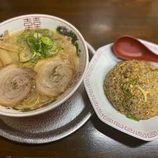 【人気の定食TO3】チャーハン・ギョーザ・からあげ定食をぜひ