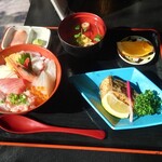 Ichi kou - 本日の海鮮丼と煮魚or焼魚　1,200円
                        白飯を酢飯に変更　120円