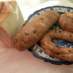 AOSAN - 角食（２５０円）プチノワカランツ（１３０円）アヴリーヌ（２８０円）ブルーチーズ（１８０円）