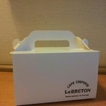 CAFE CREPERIE Le BRETON - お持ち帰りしたケーキの箱