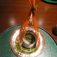 日本料理 幸庵 - 雪のかまくらを連想する器