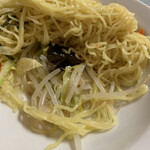 Ichiryuu - 麺の下に茹で野菜