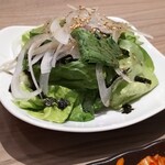 近江うし焼肉 にくTATSU - チョレギサラダ