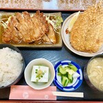 あらい - 料理写真:アジフライと生姜焼きセット定食930円