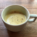 グラスホッパーカフェ - レディースラムステーキは、スープかサラダが選べます。