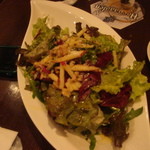 イタリアンバール ブオンクオーレ 飯田橋 - サラダ（溶き卵をかけるのだ）